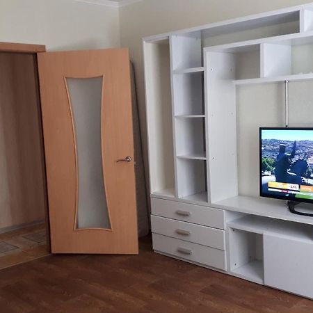 2 Комн. 5 Мест, 10 Мин. До Центра Lägenhet Kropyvnytskyj Exteriör bild